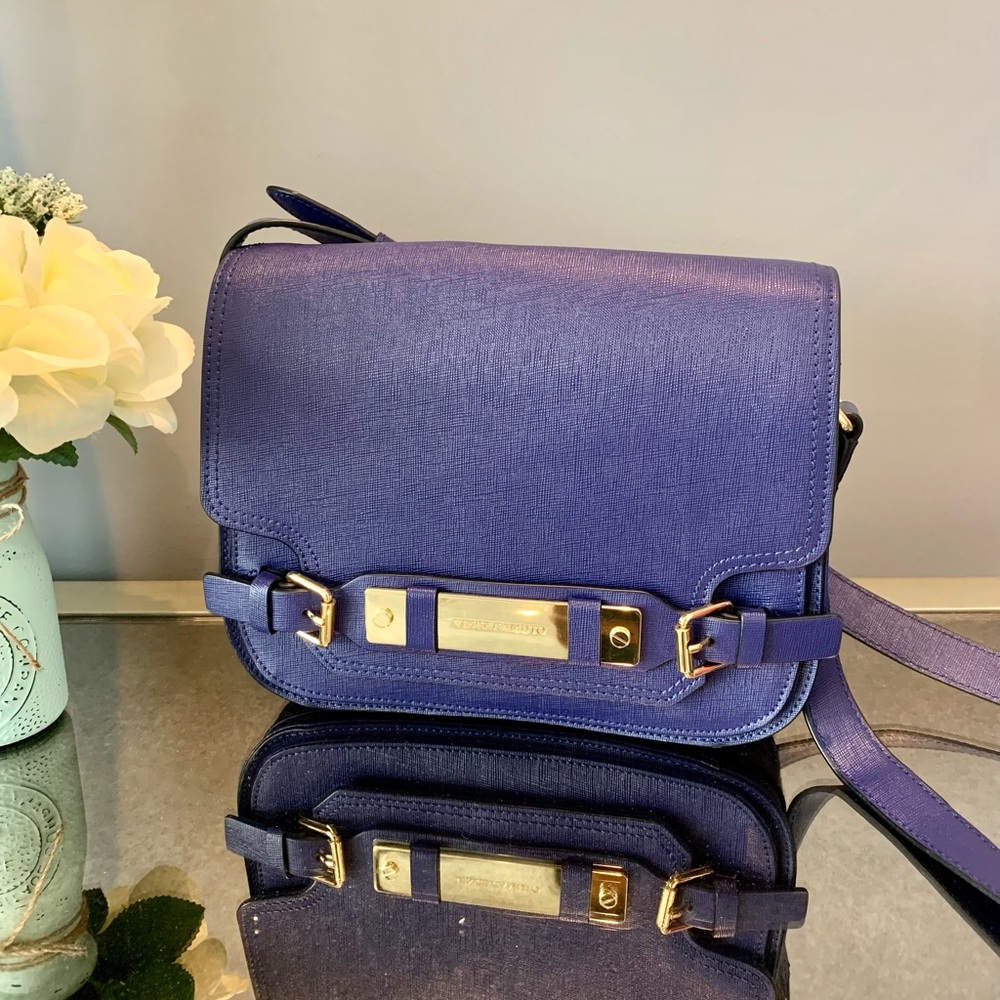 USED Vince Camuto Handbag (10”w x 8”h x 3”d)